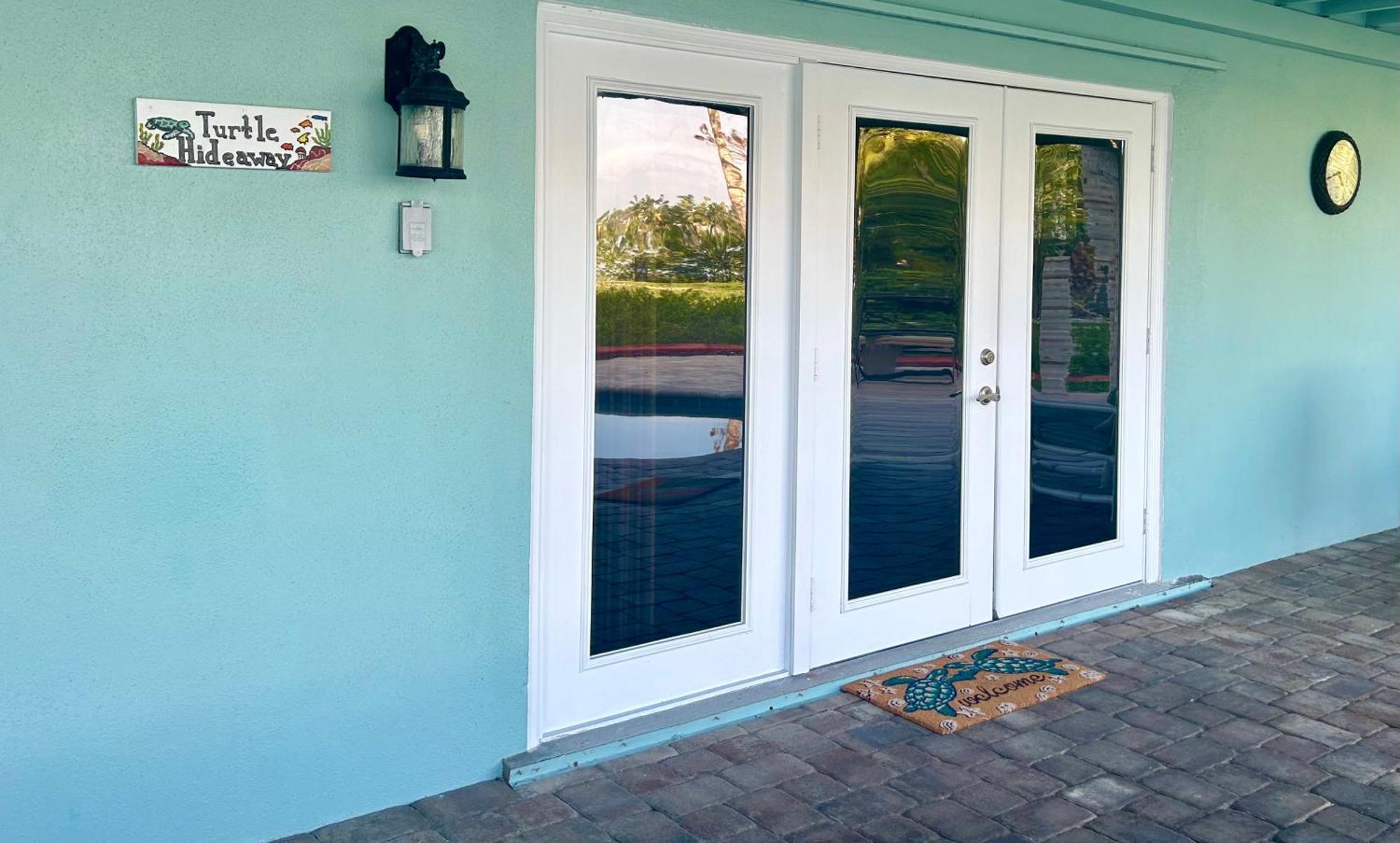 Guest Suite - Waterfront -Pool & Hot Tub- Walk To Beach Clearwater Beach Exterior photo